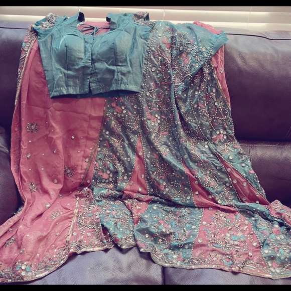 Bridal sequined shimmer georgette embroidered lehenga saree - Picture 2 of 6